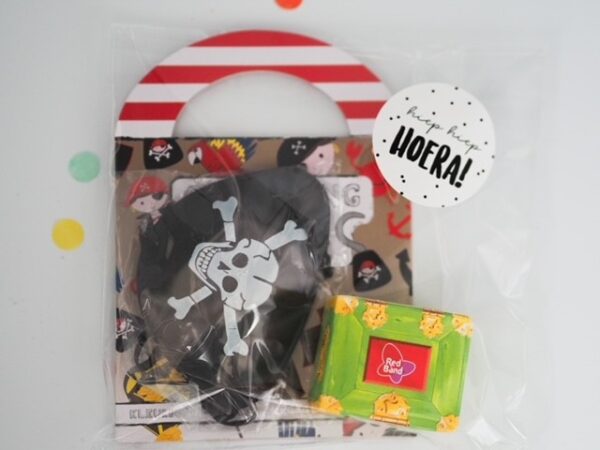 Kant en klare traktatie | Kleurboek piraat met oogklep