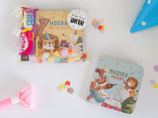 Traktatie voor de kinderopvang, BSO, peuterspeelzaal of school. Een boekje om het lezen te stimuleren en het snoepje voor iets lekkers.